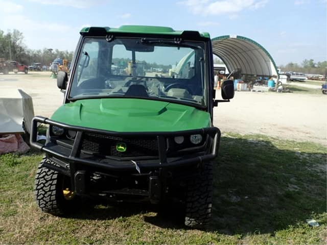 Image of John Deere XUV 835R equipment image 2