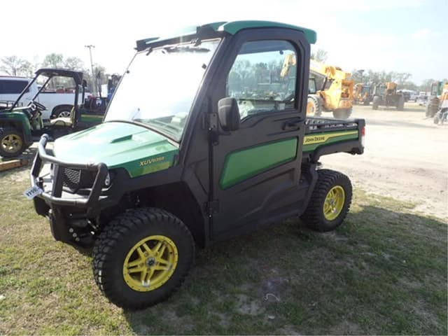 Image of John Deere XUV 835R equipment image 1
