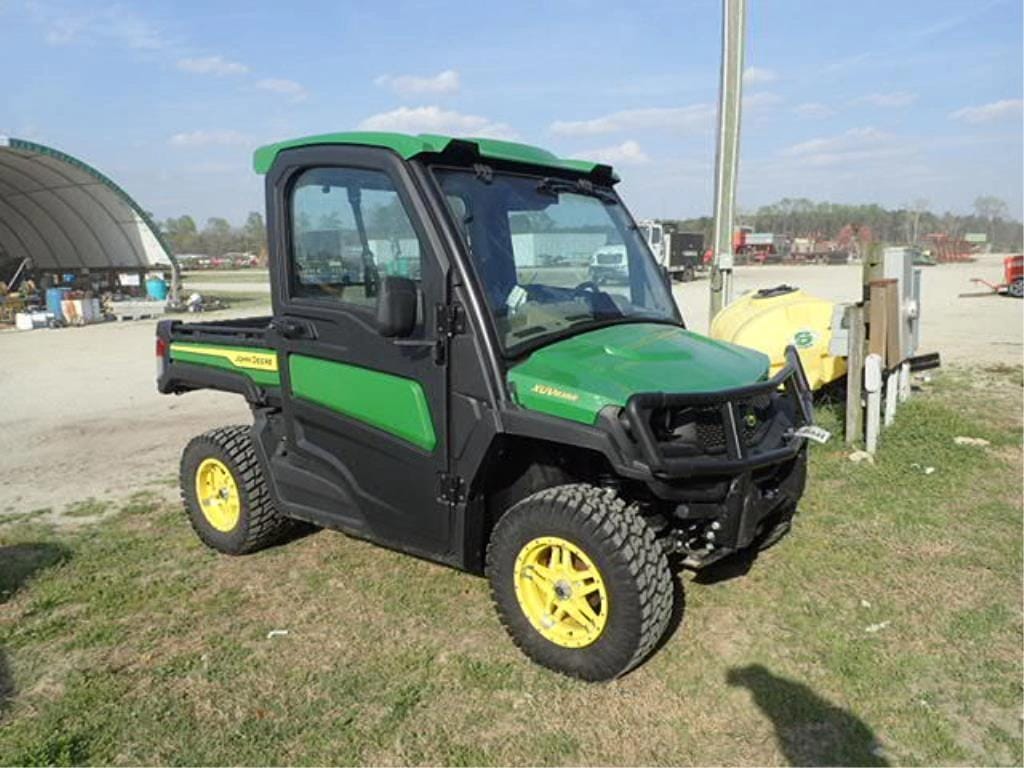 2023 John Deere XUV 835R Equipment Image0