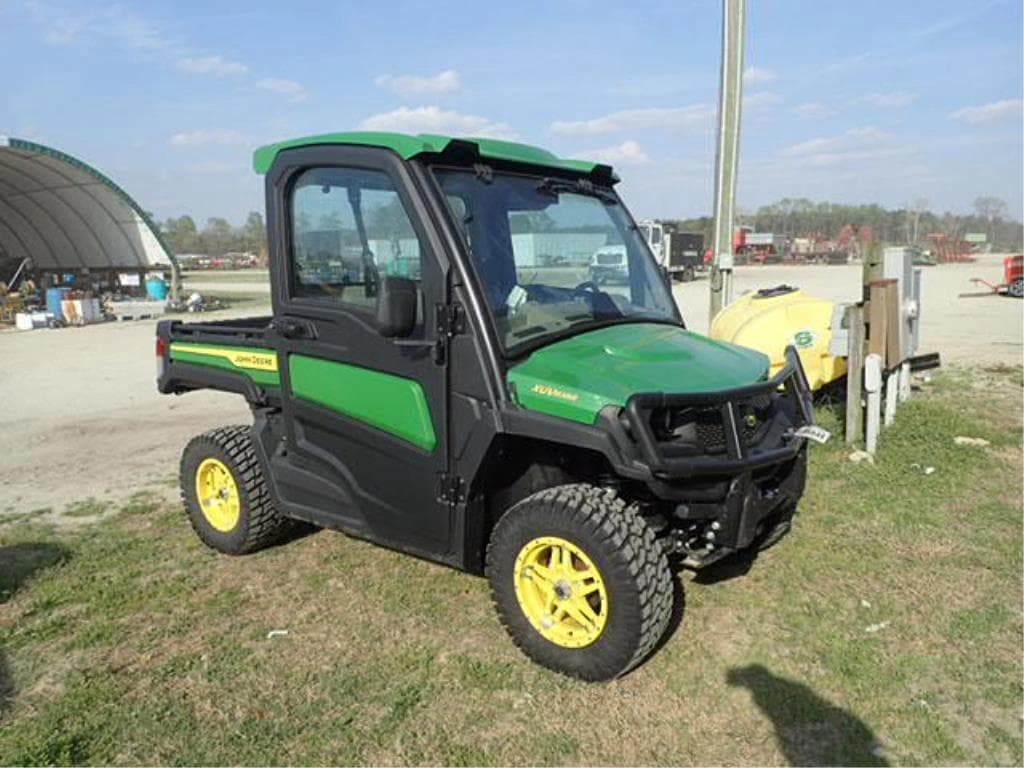Image of John Deere XUV 835R Primary image