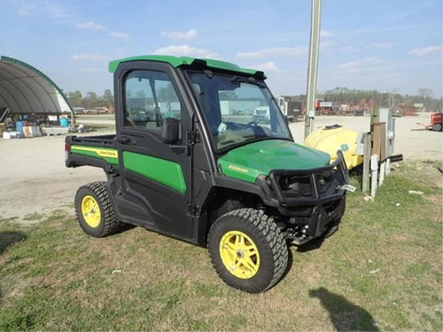 Image of John Deere XUV 835R equipment image 3