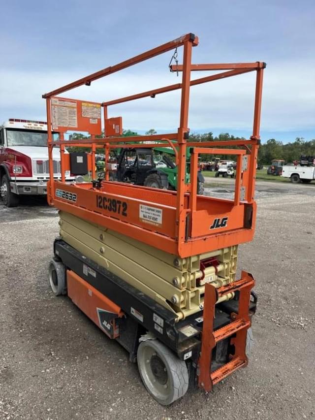 Image of JLG ES2632 equipment image 3