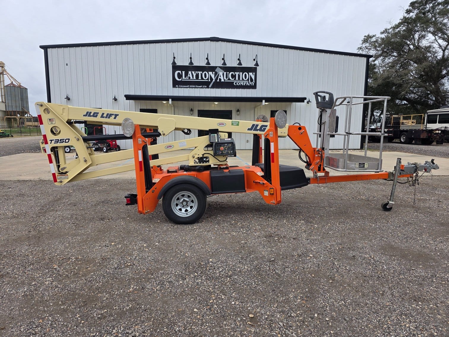 2023 JLG T350 Equipment Image0