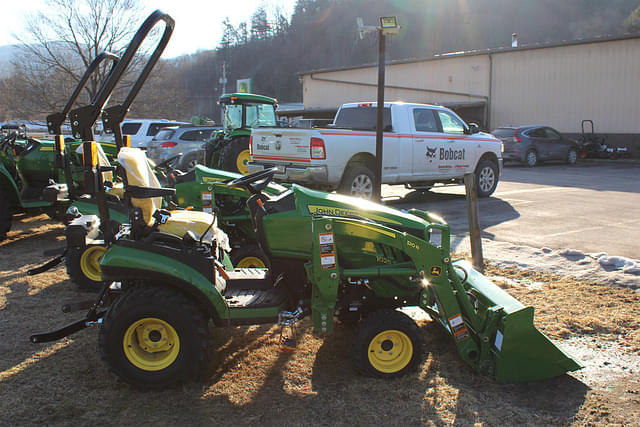 Image of John Deere 1025R equipment image 2
