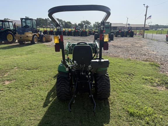 Image of John Deere 1023E equipment image 3