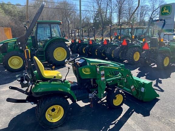 Image of John Deere 1023E equipment image 3