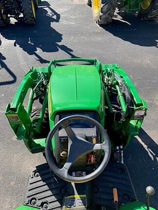 Image of John Deere 1023E equipment image 4