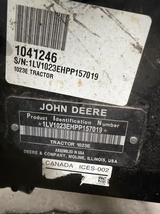 Image of John Deere 1023E equipment image 2