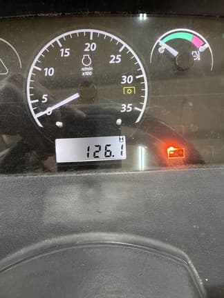 Image of John Deere 1023E equipment image 3