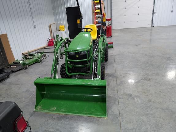 Image of John Deere 1023E equipment image 4