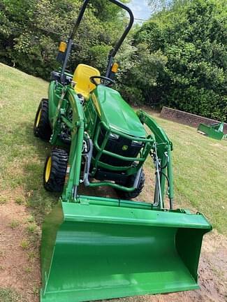 Image of John Deere 1023E equipment image 4