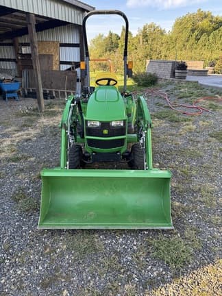 Image of John Deere 1023E equipment image 3