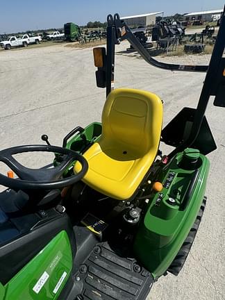 Image of John Deere 1023E equipment image 4