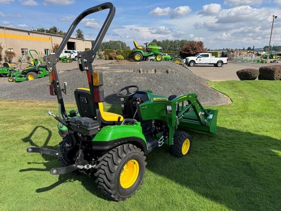 Image of John Deere 1023E equipment image 2