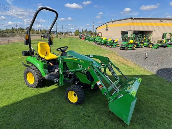 Image of John Deere 1023E equipment image 3