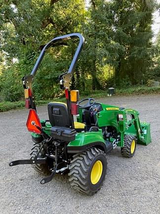 Image of John Deere 1023E equipment image 4