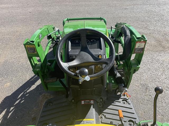 Image of John Deere 1023E equipment image 4