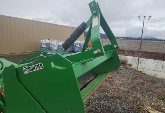 Image of John Deere 1023E equipment image 4