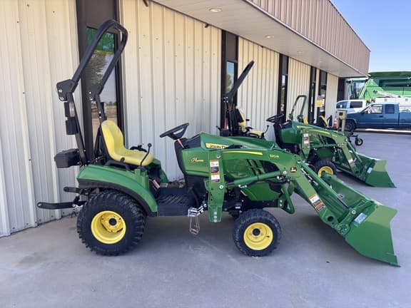 Image of John Deere 1023E equipment image 2