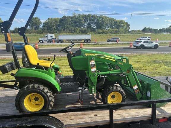 Image of John Deere 1023E equipment image 1