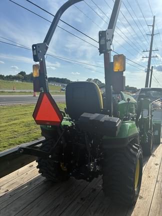 Image of John Deere 1023E equipment image 4