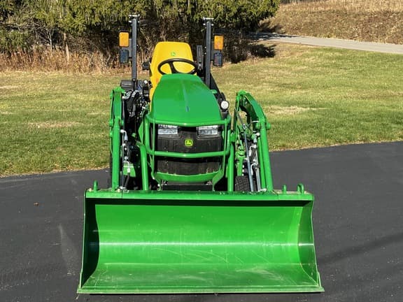 Image of John Deere 1025R equipment image 2