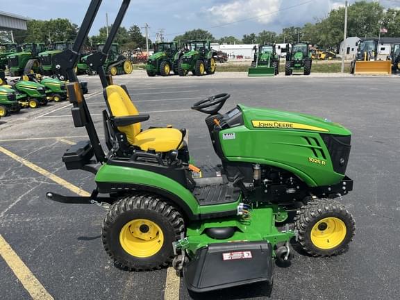 Image of John Deere 1025R equipment image 4