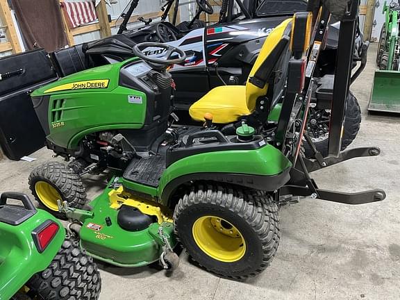 Image of John Deere 1025R equipment image 2