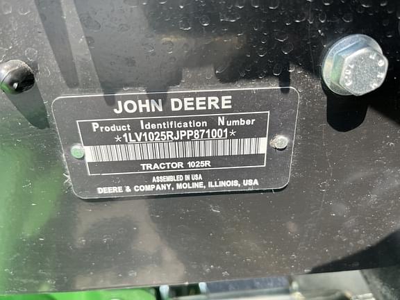 Image of John Deere 1025R equipment image 2
