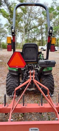 Image of John Deere 1025R equipment image 4