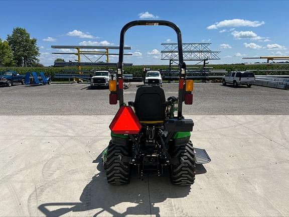 Image of John Deere 1025R equipment image 4