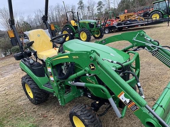 Image of John Deere 1025R equipment image 3