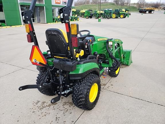 Image of John Deere 1025R equipment image 4