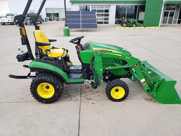 Image of John Deere 1025R equipment image 3