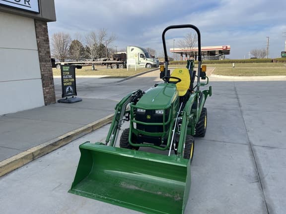 Image of John Deere 1025R equipment image 3