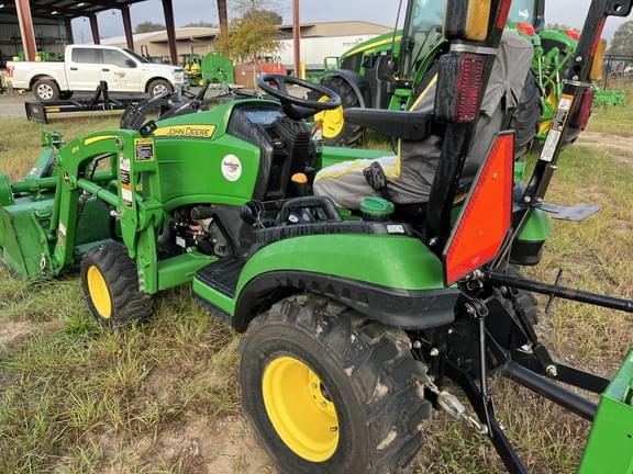 Image of John Deere 1025R equipment image 2