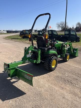 Image of John Deere 1025R equipment image 3