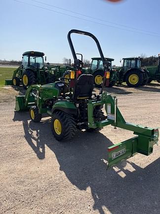 Image of John Deere 1025R equipment image 2