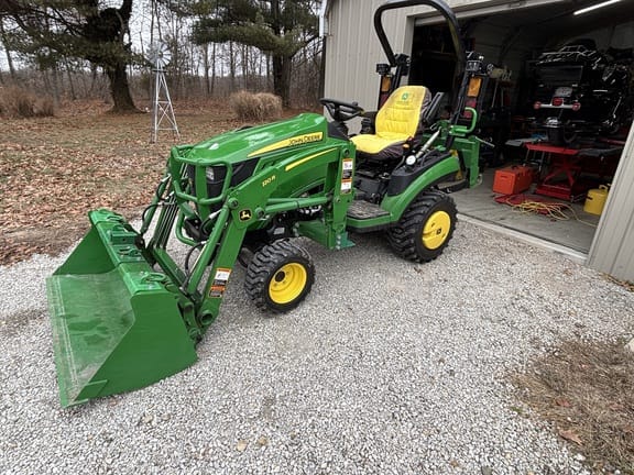 2023 John Deere 1025R Equipment Image0