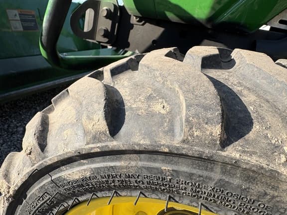 Image of John Deere 1025R equipment image 4