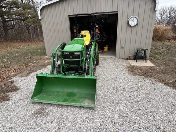 Image of John Deere 1025R equipment image 2