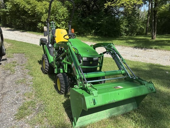 2023 John Deere 1025R Equipment Image0
