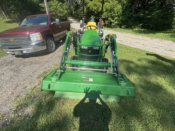 Image of John Deere 1025R equipment image 2