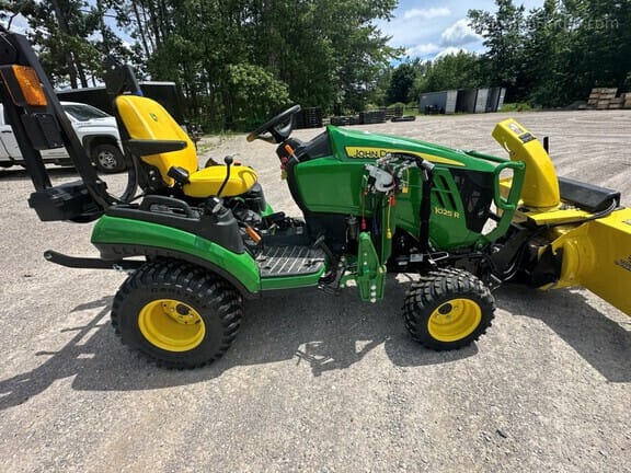 2023 John Deere 1025R Equipment Image0