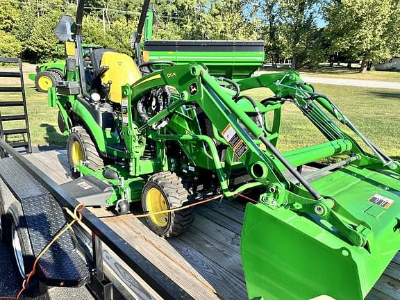 Image of John Deere 1025R equipment image 4