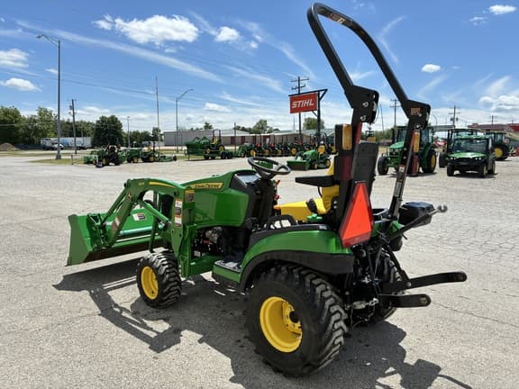Image of John Deere 1025R equipment image 2
