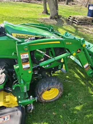 Image of John Deere 1025R equipment image 3