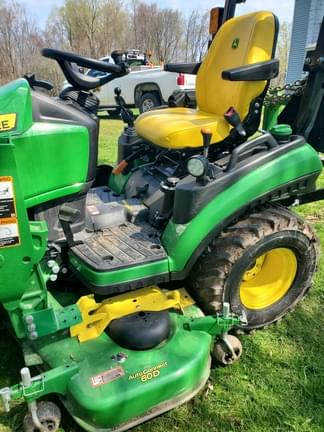 Image of John Deere 1025R equipment image 2