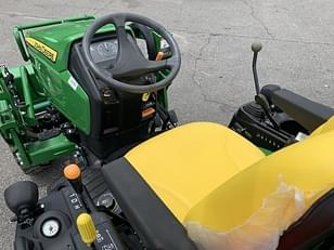 Main image John Deere 2025R 1