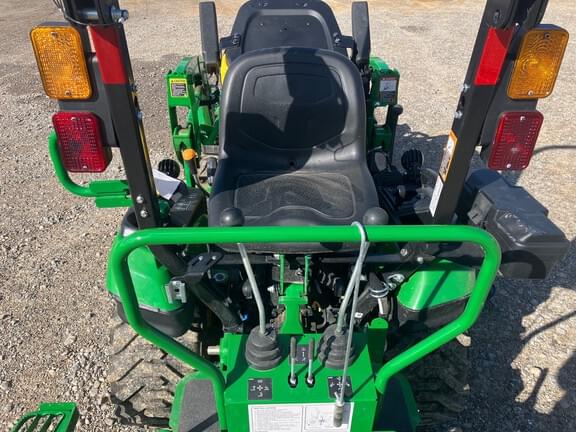 Image of John Deere 1025R equipment image 3